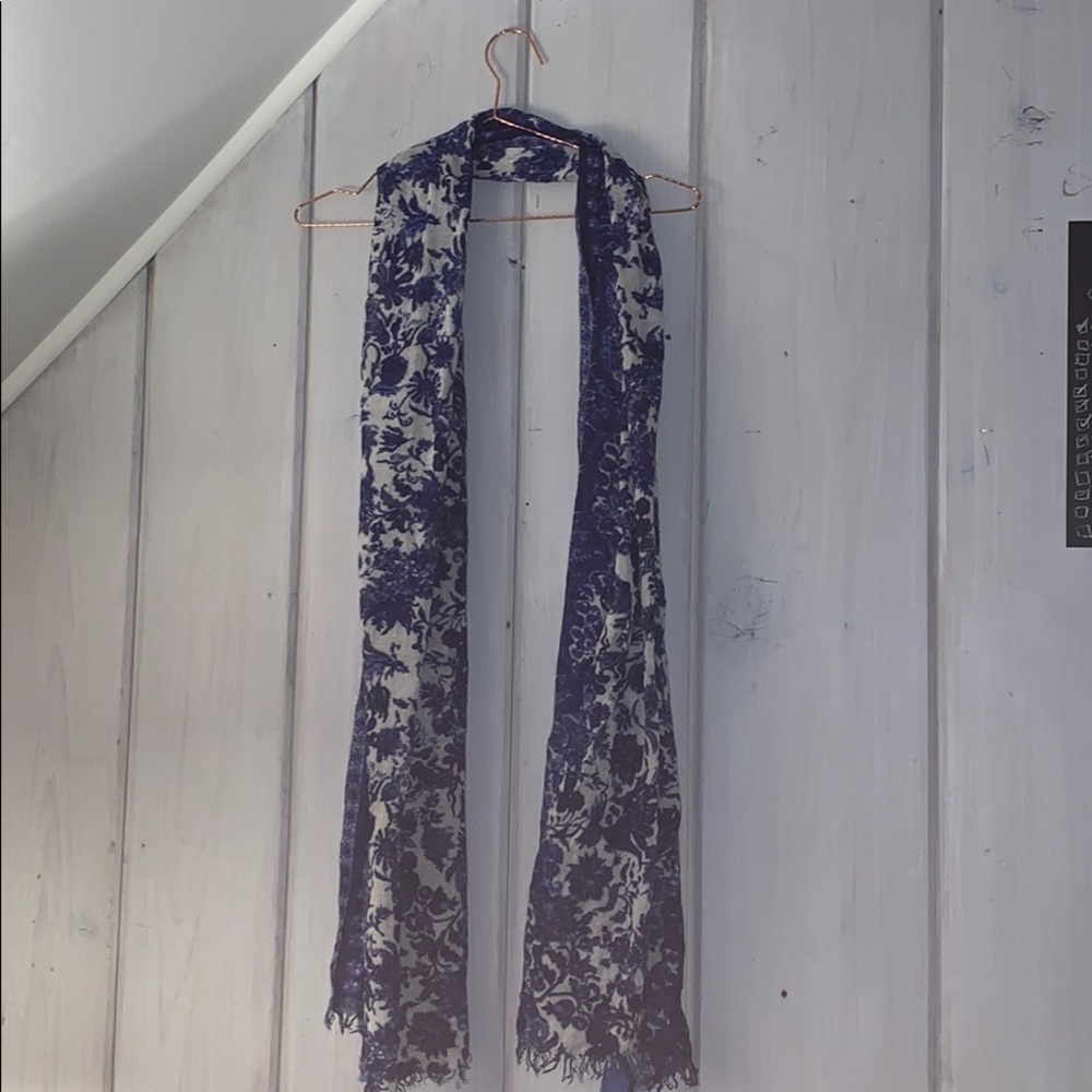 scarf - Picture 2 of 3